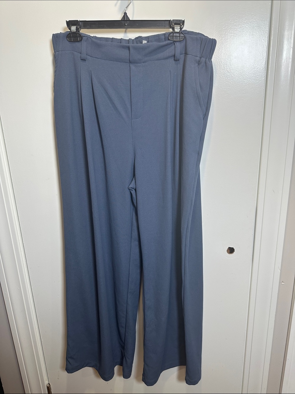 HALARA Wide-Leg Pants in Slate Gray-Blue (100)